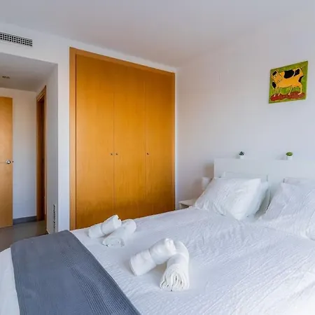 Modern Apartment: Moncofa Beachside Oasis Apartment *