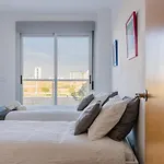 Modern Apartment: Moncofa Beachside Oasis Daire