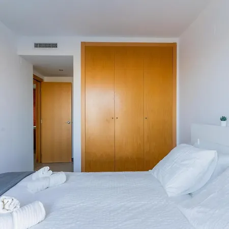 Lejlighed Modern Apartment: Moncofa Beachside Oasis *